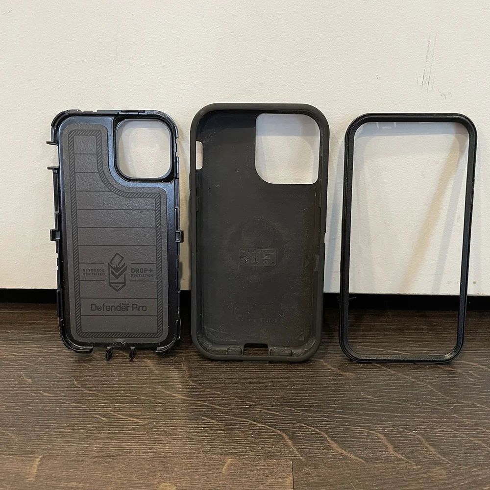 OTTERBOX Defender Pro Series Case for iPhone 12 - Black